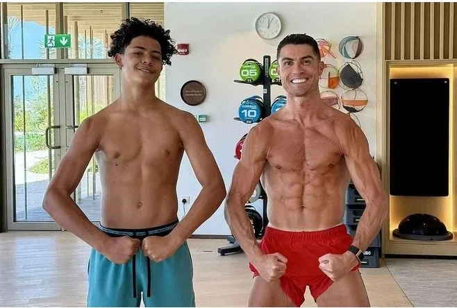 ban-do-bong-da-tre-con-trai-ronaldo-da-cho-doi-nao-10