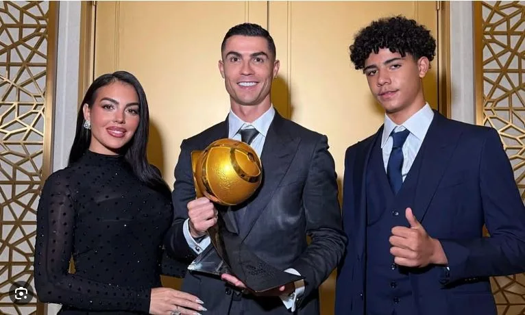 ban-do-bong-da-tre-con-trai-ronaldo-da-cho-doi-nao-mnb