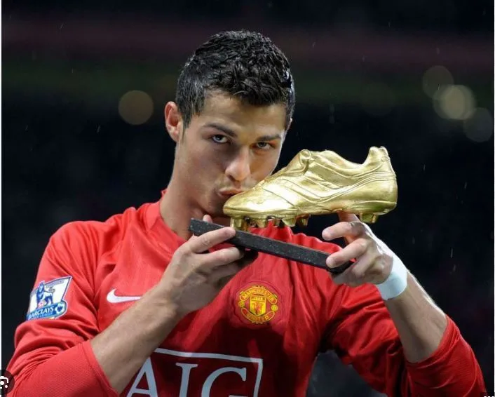 ronaldo-dat-chiec-giay-vang-chau-au-hanh-trinh-vi-dai-cua-huyen-thoai-a2